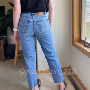 Levi’s Vintage 550 High Rise Tapered Leg Mom Jeans 31.5” waist